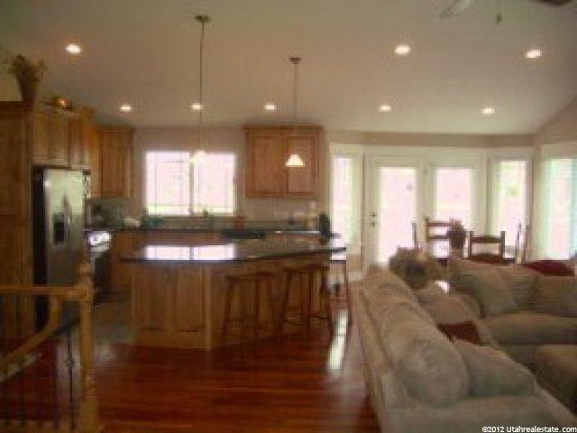 46 Village Square Rd, Centerville, UT 84014 — photo 2