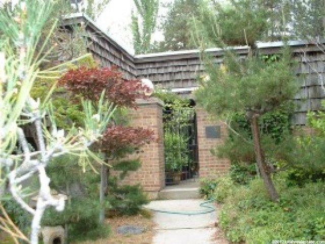 2858 Willow Creek Dr, Sandy, UT 84093 — photo 2