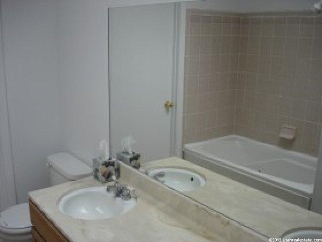 2441 E Quail Run Dr, Sandy, UT 84093 — photo 6