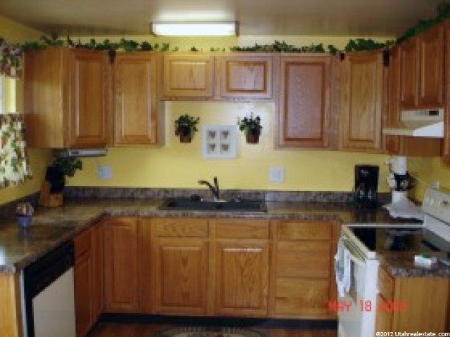 1366 David Dr, Syracuse, UT 84075 — photo 2