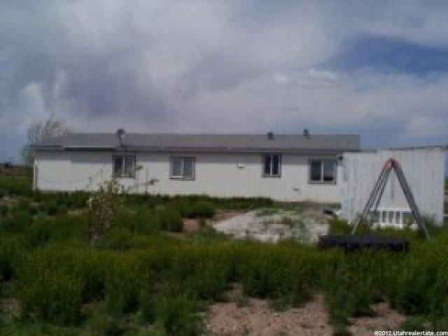 975 W Center St, Hinckley, UT 84635 — photo 2