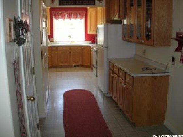 923 W 1850 N, West Bountiful, UT 84087 — photo 8