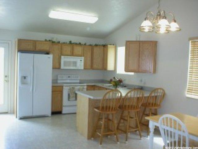 2596 N 2275 W, Clinton, UT 84015 — photo 4