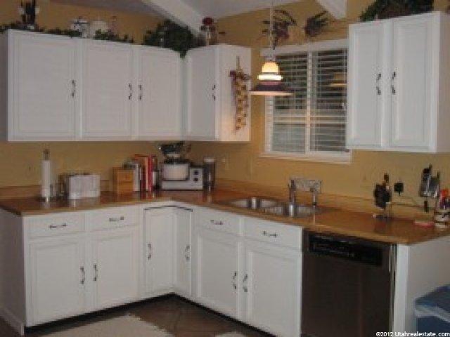 2418 E Granite Hills Dr, Sandy, UT 84092 — photo 2