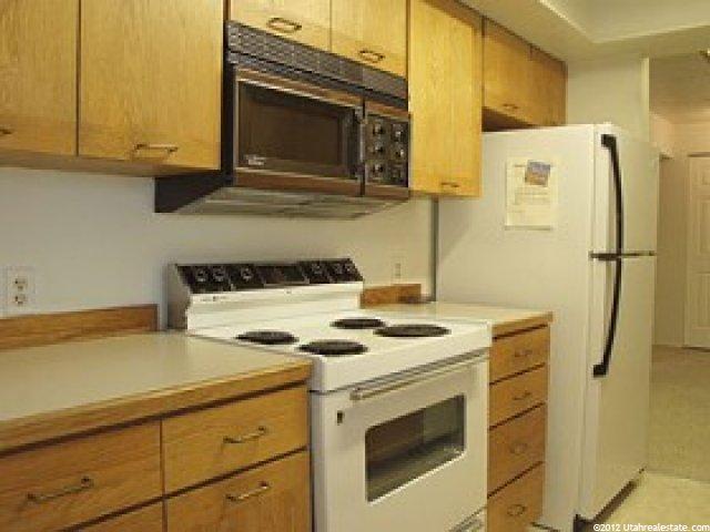 9190 Jefferson Pl, Sandy, UT 84070 — photo 3