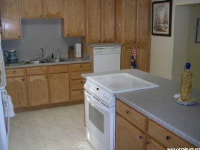1077 N 250 W, Sunset, UT 84015 — photo 4