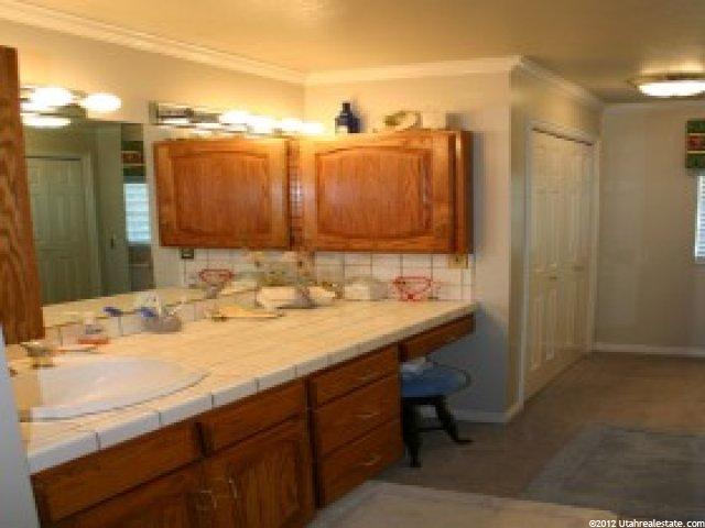 8188 Miranda Ln, Sandy, UT 84093 — photo 5