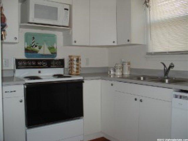 3860 Grandview Dr, Ogden, UT 84403 — photo 2