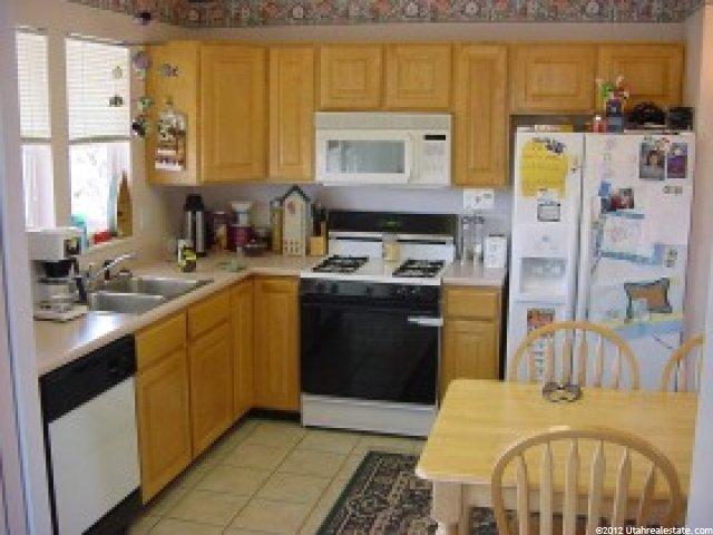 1869 N 2475 W, Clinton, UT 84015 — photo 2