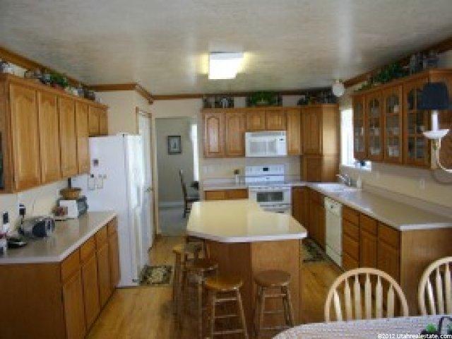 975 E Canterbury Dr, Logan, UT 84321 — photo 2