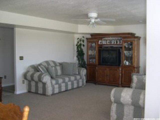 627 W 2300 S, Syracuse, UT 84075 — photo 4