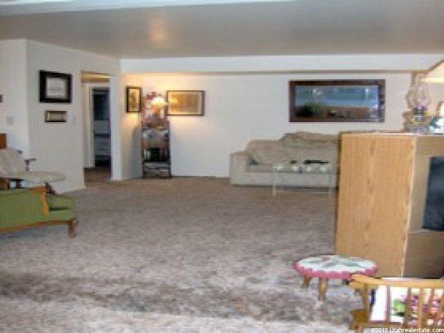 2328 Chateau Dr, Roy, UT 84067 — photo 3