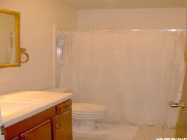 2328 Chateau Dr, Roy, UT 84067 — photo 4
