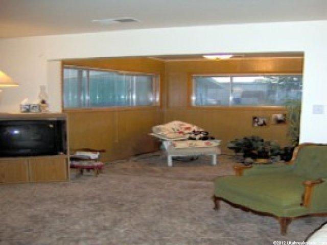 2328 Chateau Dr, Roy, UT 84067 — photo 6