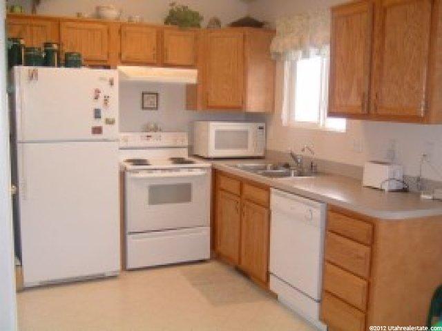 2216 W 2075 N, Clinton, UT 84015 — photo 3