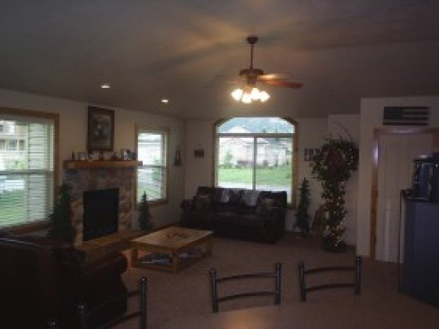 6847 S 1650 E, Uintah, UT 84405 — photo 6