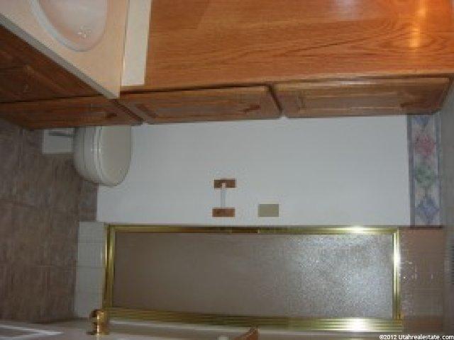 711 W 2350 N, West Bountiful, UT 84087 — photo 8