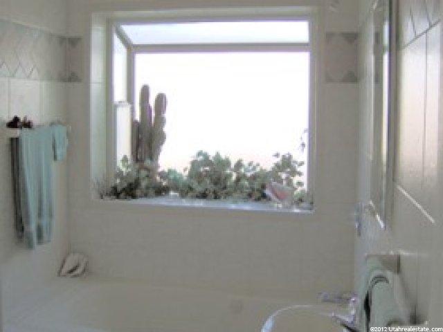 1075 Henderson Dr, Ogden, UT 84404 — photo 6