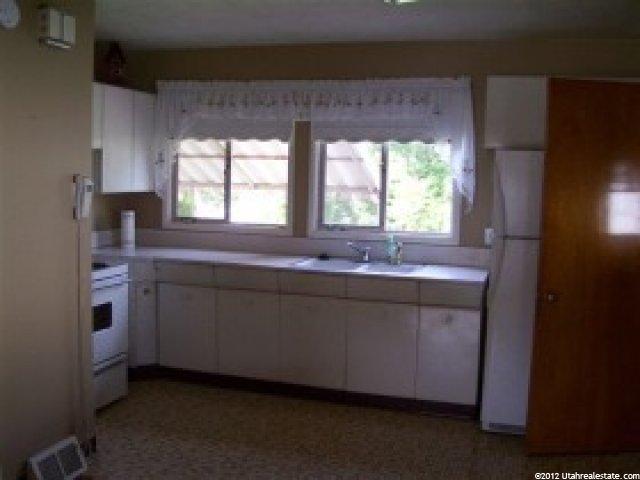 318 W 4775 S, Washington Terrace, UT 84405 — photo 4