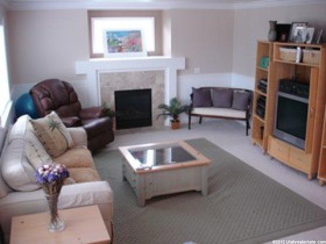 389 S 1050 E, Layton, UT 84041 — photo 3