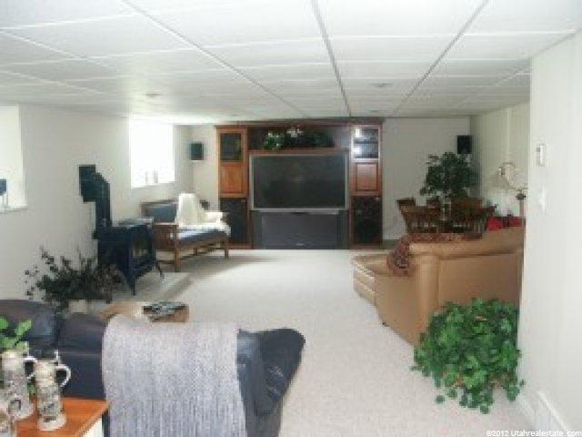 731 E Center St, Providence, UT 84332 — photo 3