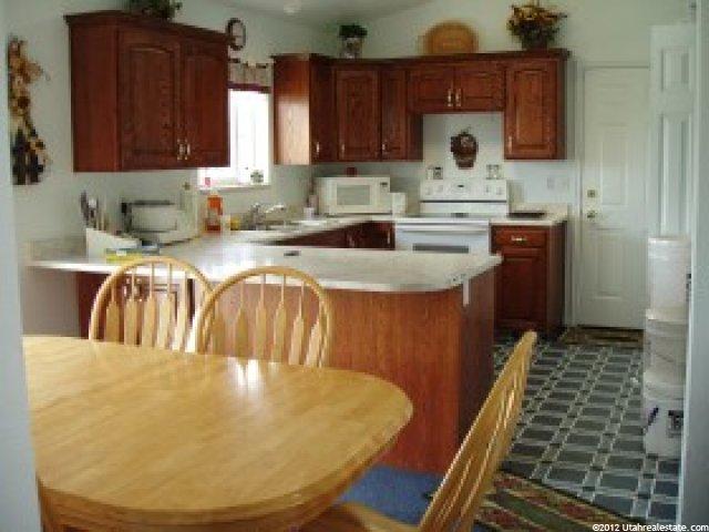 429 W 225 S, Providence, UT 84332 — photo 2
