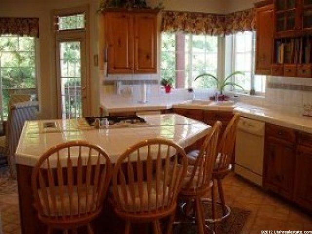 3878 Highland Ct, Bountiful, UT 84010 — photo 3