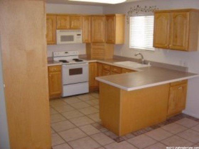 1347 Gleneagles Dr, Syracuse, UT 84075 — photo 2