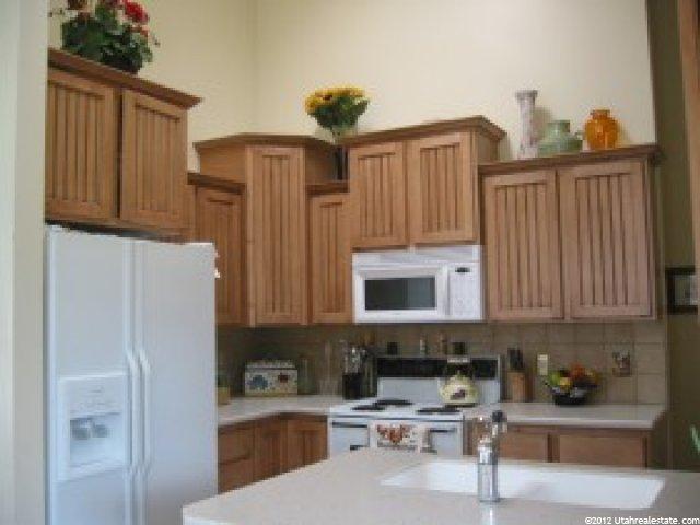 584 Briarsprings Cir, Midvale, UT 84047 — photo 2