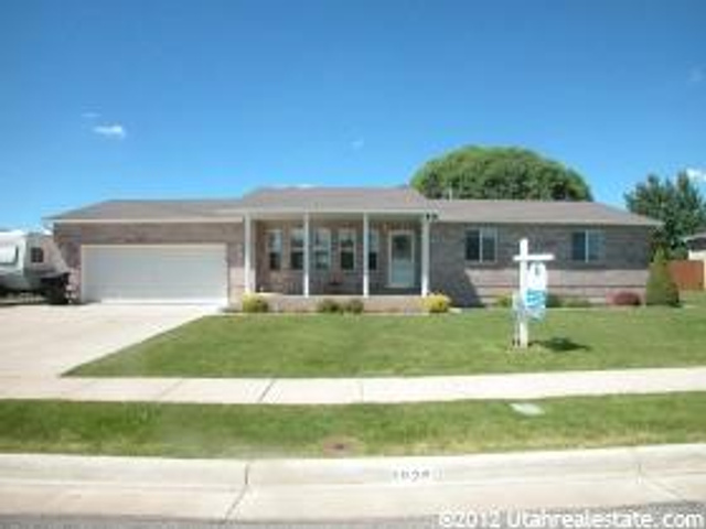 1926 W 1520 N, Clinton, UT 84015