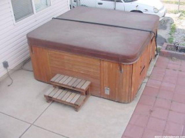 5860 S 3500 W, Roy, UT 84067 — photo 4