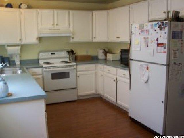 9876 Sunflower Ln, Sandy, UT 84094 — photo 2