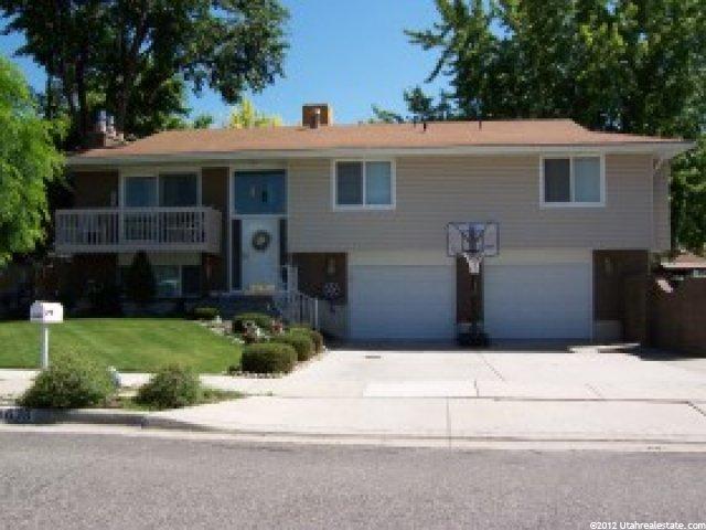 638 Howard Dr, Sandy, UT 84070 — photo 2