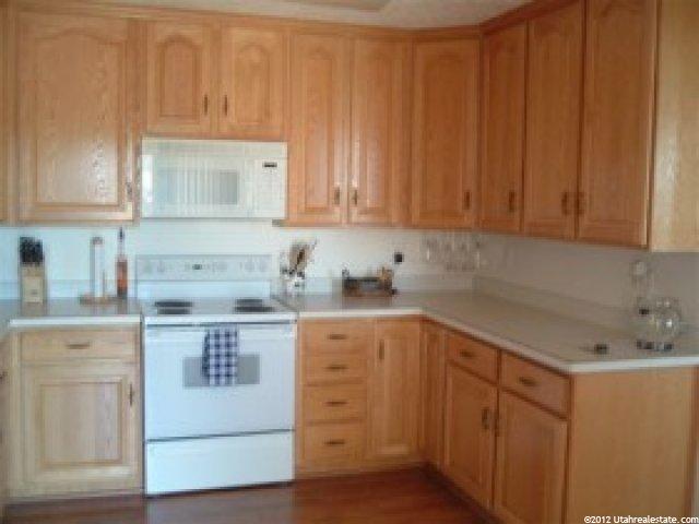 156 S Indian Spgs, Layton, UT 84040 — photo 2
