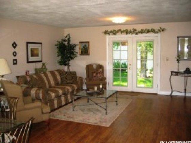 34 E Bonneville Dr, Bountiful, UT 84010 — photo 2