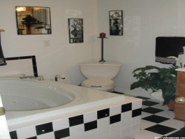 1197 W 1750 N, Clinton, UT 84015 — photo 6