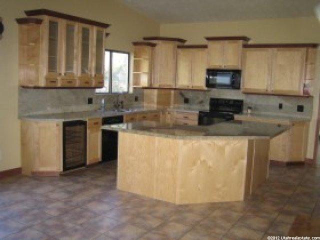 874 E Devon Dr S, Bountiful, UT 84010 — photo 2