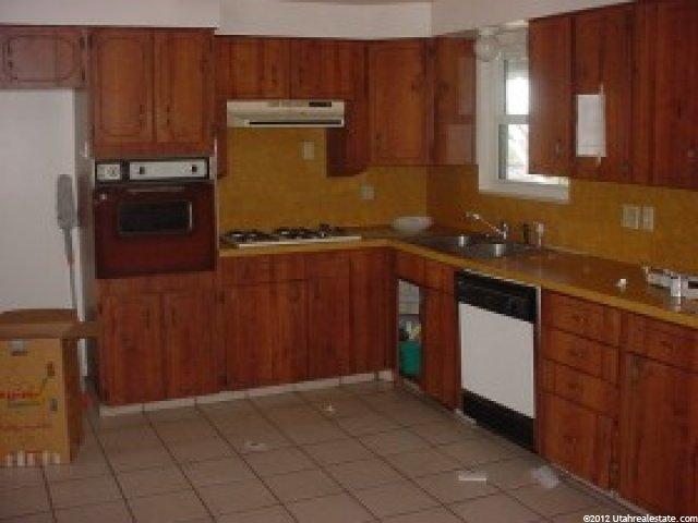 492 W 2350 S, Bountiful, UT 84010 — photo 4