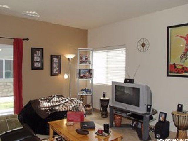 4854 Gamblers Cv, Riverton, UT 84065 — photo 2