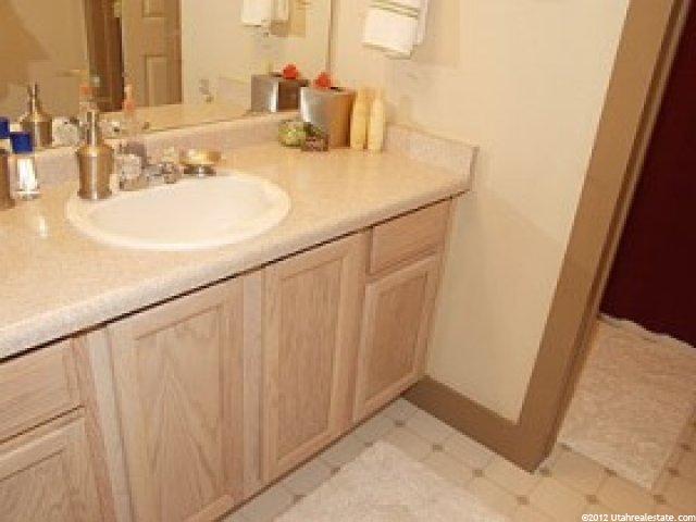 4854 Gamblers Cv, Riverton, UT 84065 — photo 6