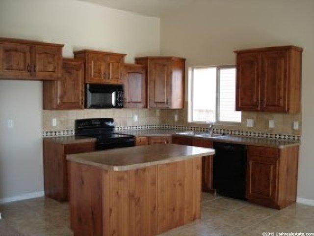 955 W 25 N, Clearfield, UT 84015 — photo 2