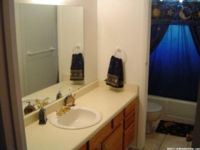 524 W 1060 N, Clinton, UT 84015 — photo 3