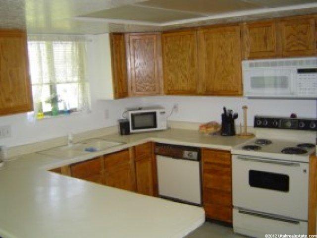 524 W 1060 N, Clinton, UT 84015 — photo 5