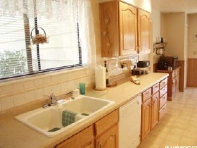 9999 S 2270 E, Sandy, UT 84092 — photo 2