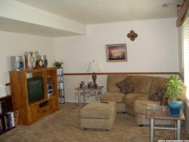285 W 1050 N, Layton, UT 84041 — photo 2