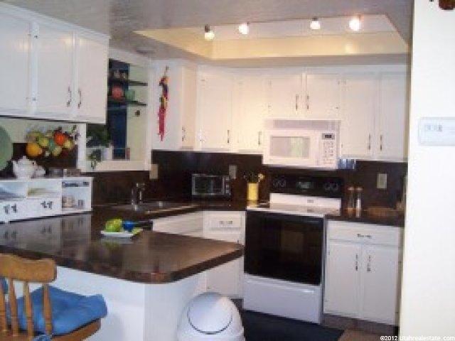 683 N 1025 E, Layton, UT 84040 — photo 2