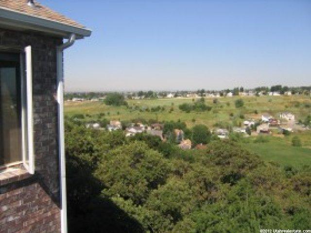 2127 N Sunset Dr, Layton, UT 84040 — photo 2