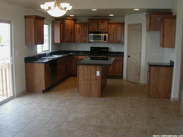 2672 S 585 W, Syracuse, UT 84075 — photo 5