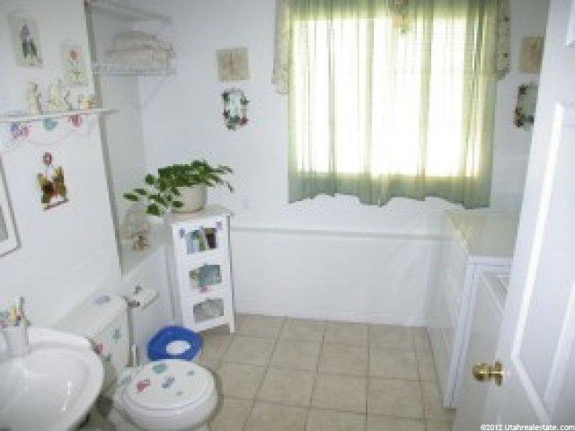 1606 N 25 E, Layton, UT 84041 — photo 8