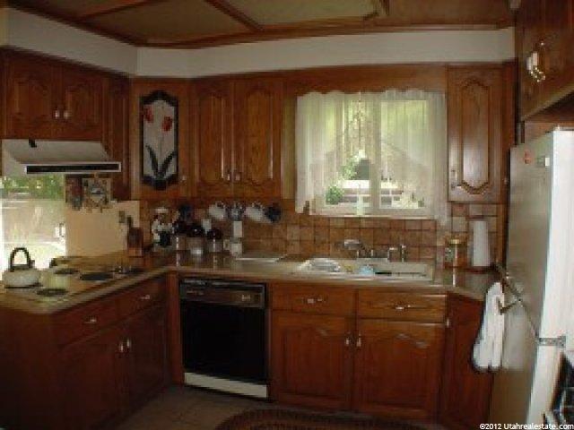265 S Canyon Way E, Centerville, UT 84014 — photo 2